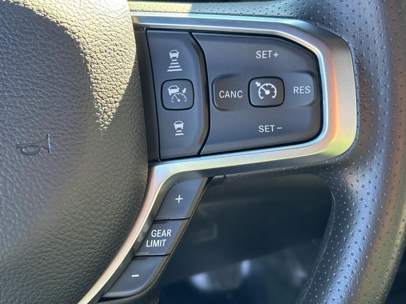 Ram 3500 Chassis Cab Vehicle Full-screen Gallery Image 09