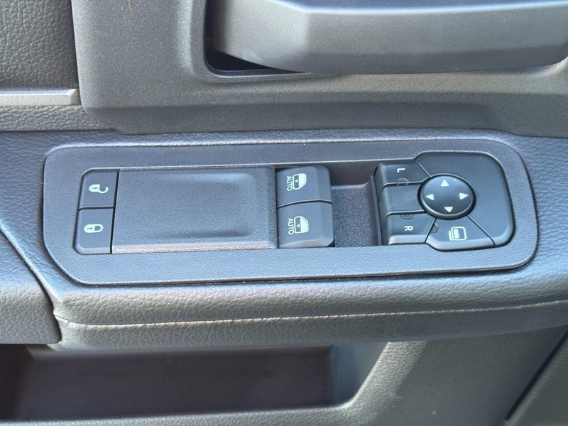 Ram 3500 Chassis Cab Vehicle Full-screen Gallery Image 14