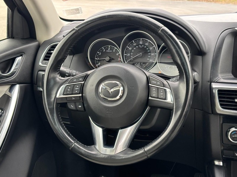 Mazda CX-5 Vehicle Full-screen Gallery Image 12