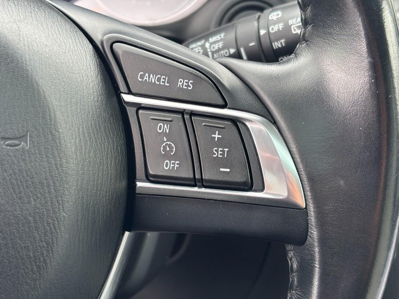 Mazda CX-5 Vehicle Full-screen Gallery Image 18