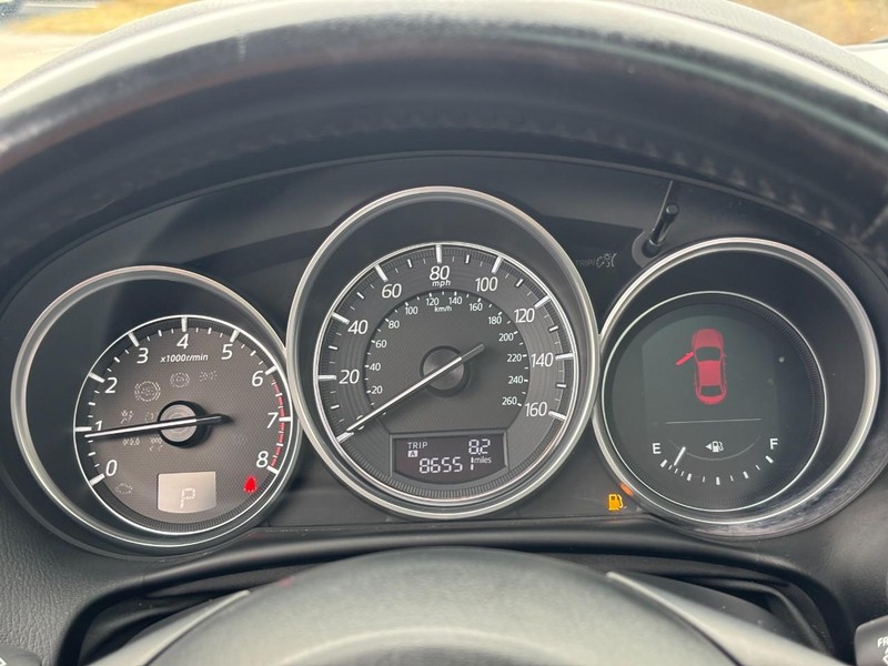 Mazda CX-5 Vehicle Full-screen Gallery Image 19