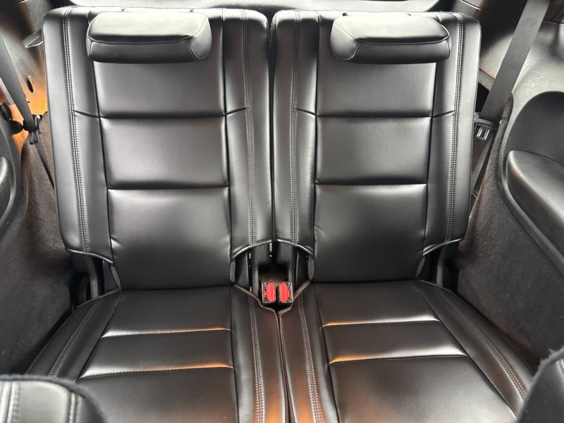 Dodge Durango Vehicle Full-screen Gallery Image 11