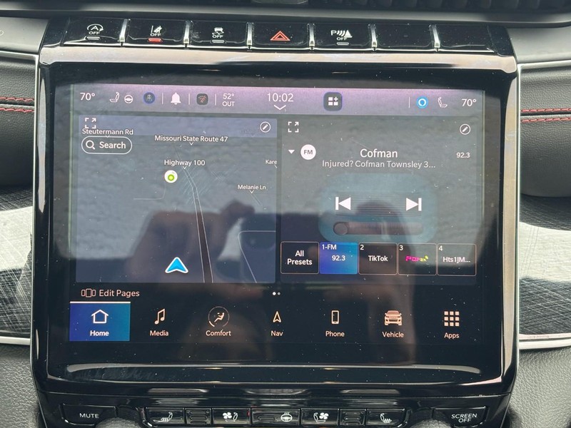 Jeep Grand Cherokee Vehicle Full-screen Gallery Image 13