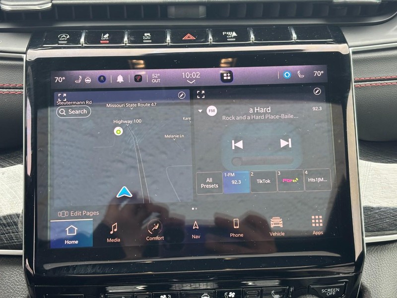 Jeep Grand Cherokee Vehicle Full-screen Gallery Image 20