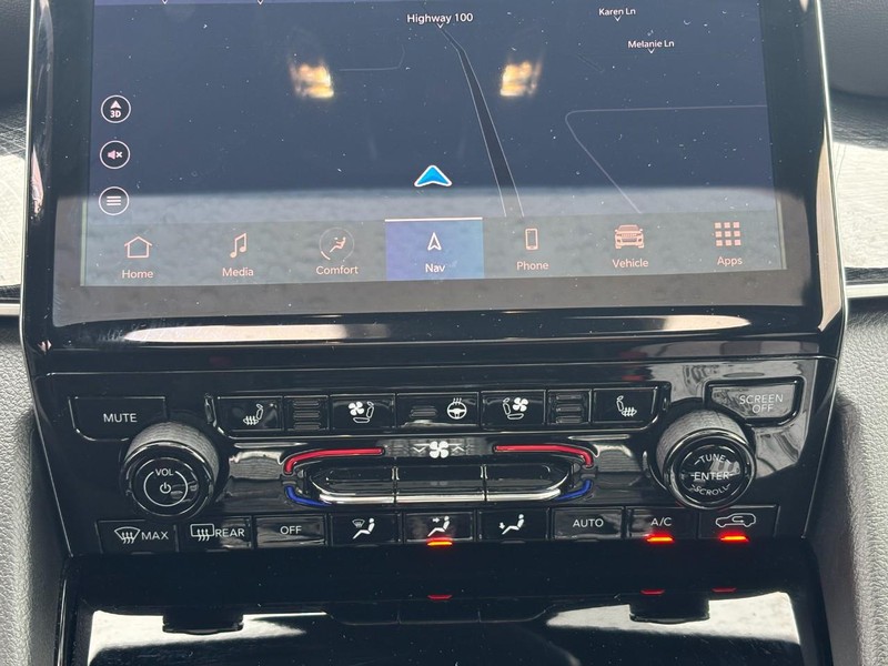 Jeep Grand Cherokee Vehicle Full-screen Gallery Image 23