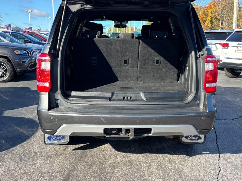 Ford Expedition Vehicle Full-screen Gallery Image 04