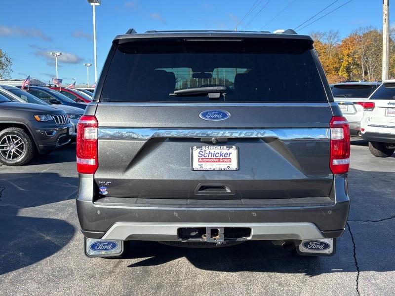 Ford Expedition Vehicle Full-screen Gallery Image 05