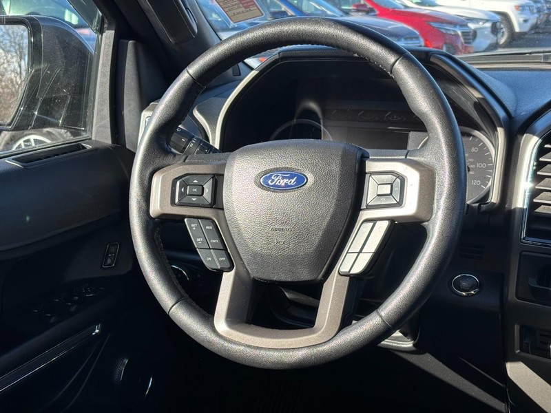 Ford Expedition Vehicle Full-screen Gallery Image 13