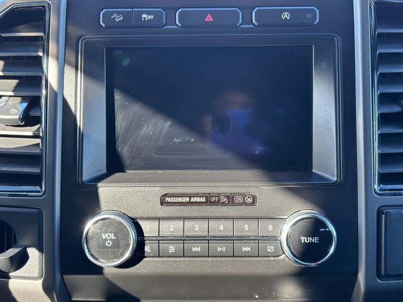 Ford Expedition Vehicle Full-screen Gallery Image 14