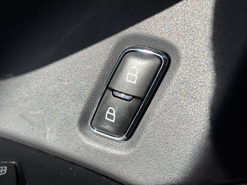 Ford Expedition Vehicle Full-screen Gallery Image 25