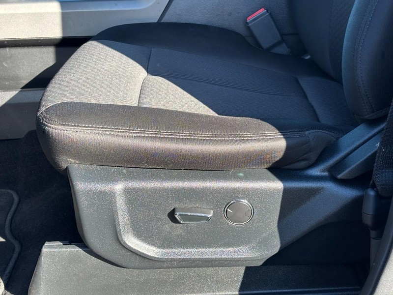 Ford Expedition Vehicle Full-screen Gallery Image 26