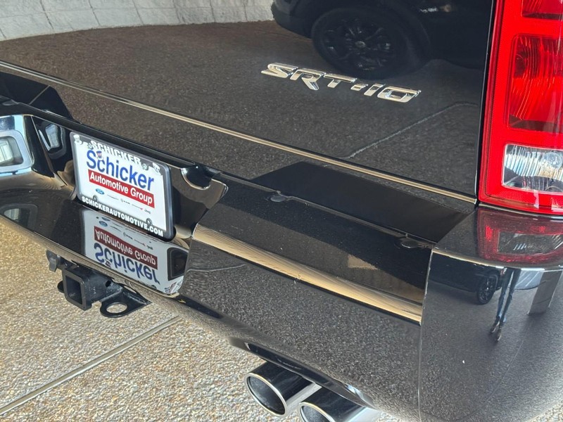 Dodge Ram SRT-10 Vehicle Full-screen Gallery Image 04
