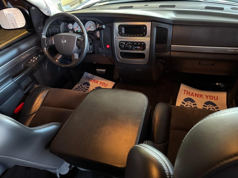 Dodge Ram SRT-10 Vehicle Full-screen Gallery Image 08