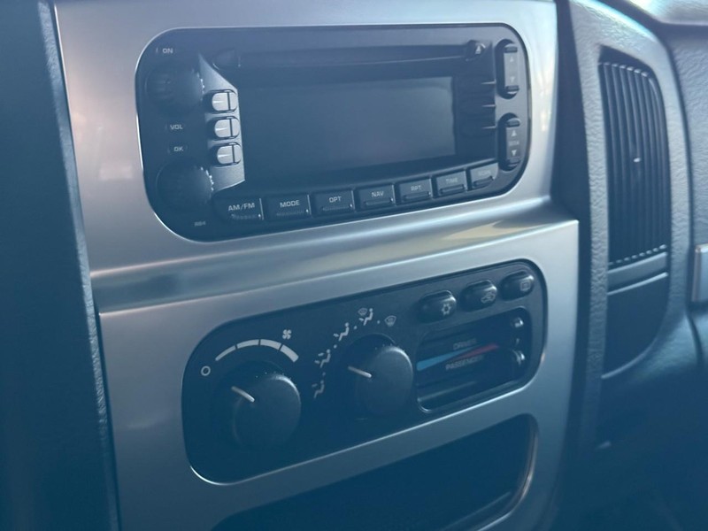 Dodge Ram SRT-10 Vehicle Full-screen Gallery Image 14