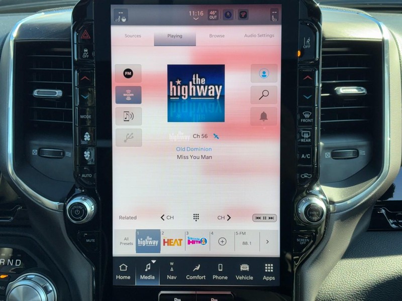 Ram 1500 Vehicle Full-screen Gallery Image 08