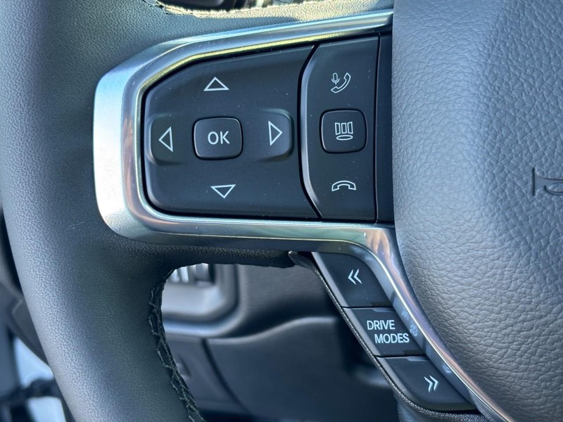 Ram 1500 Vehicle Full-screen Gallery Image 11