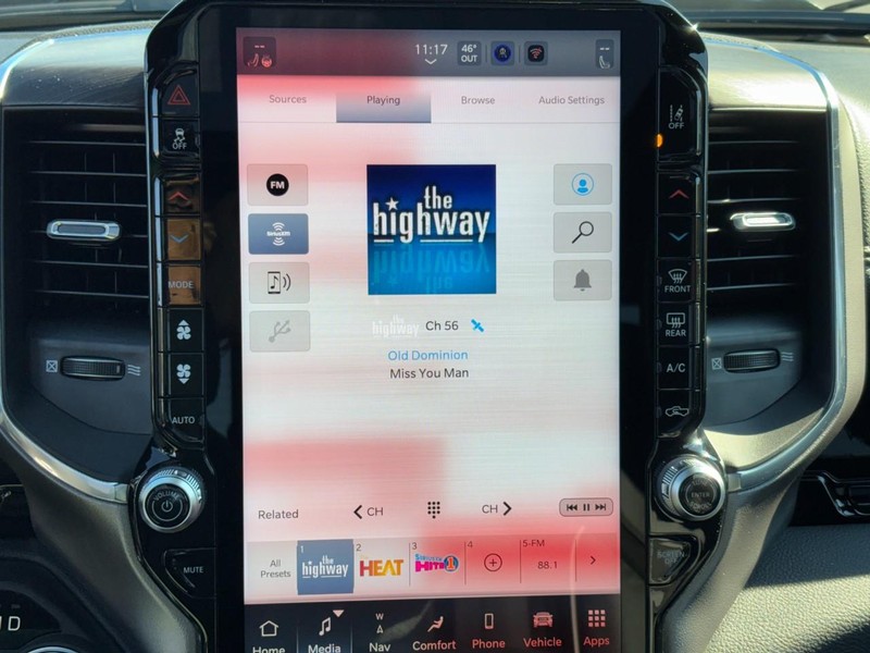 Ram 1500 Vehicle Full-screen Gallery Image 14