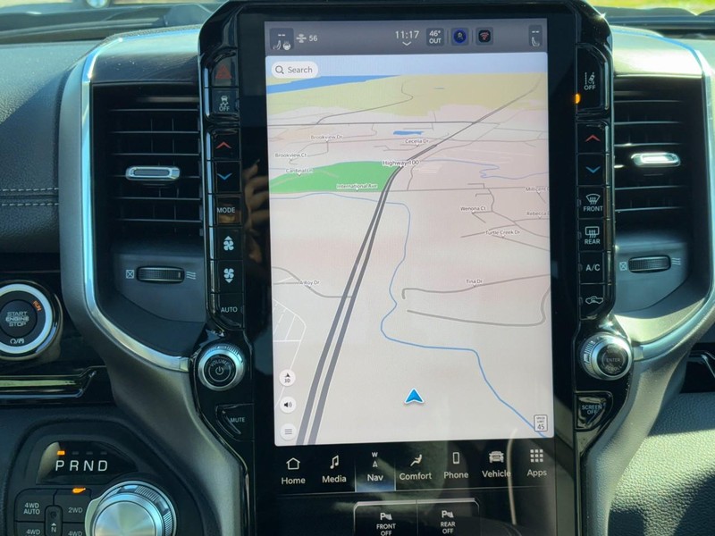 Ram 1500 Vehicle Full-screen Gallery Image 16