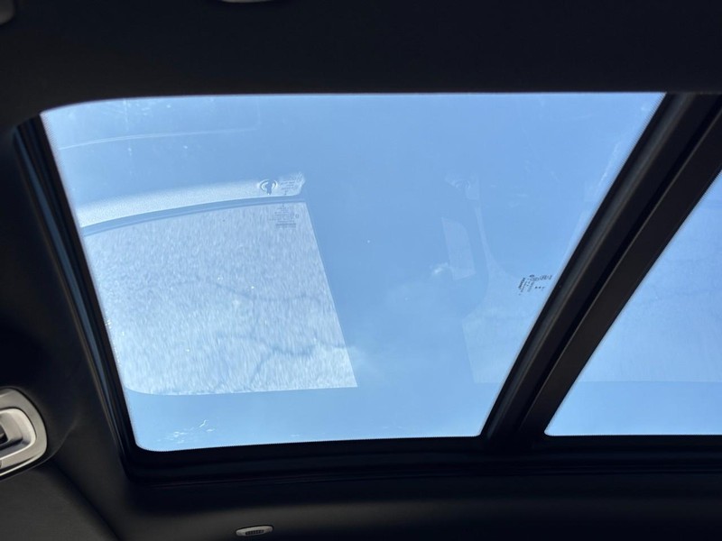 Ram 1500 Vehicle Full-screen Gallery Image 20