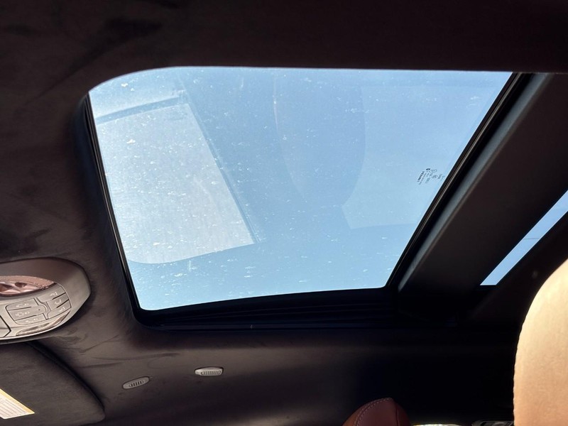 Chrysler Pacifica Vehicle Full-screen Gallery Image 21