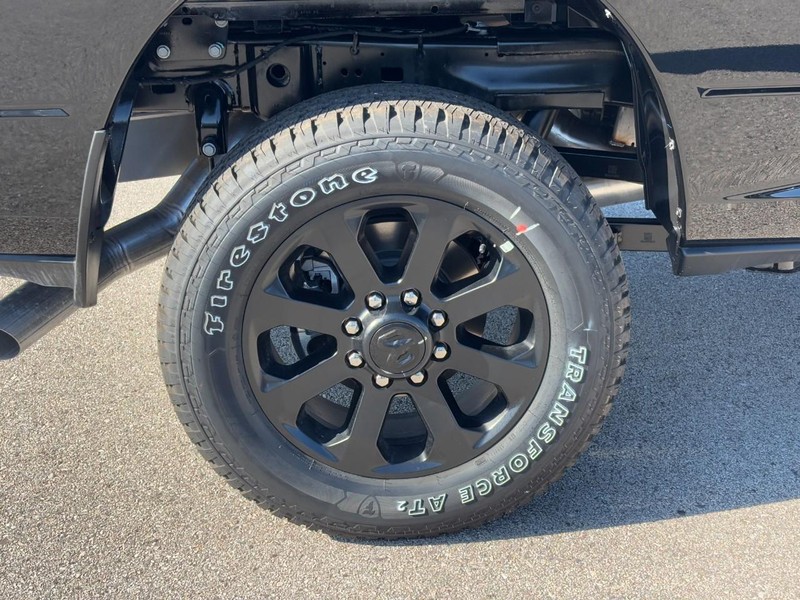 Ram 2500 Vehicle Full-screen Gallery Image 04