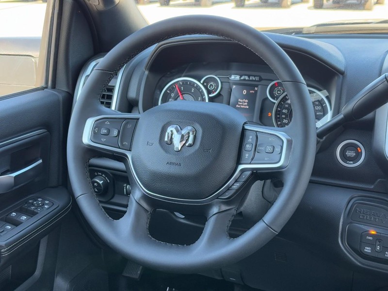 Ram 2500 Vehicle Full-screen Gallery Image 07