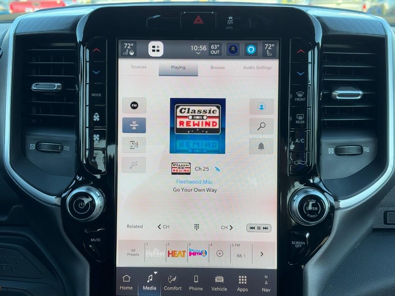 Ram 2500 Vehicle Full-screen Gallery Image 08