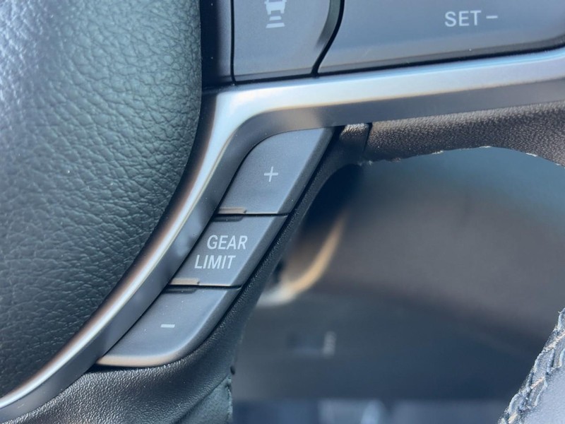 Ram 2500 Vehicle Full-screen Gallery Image 14