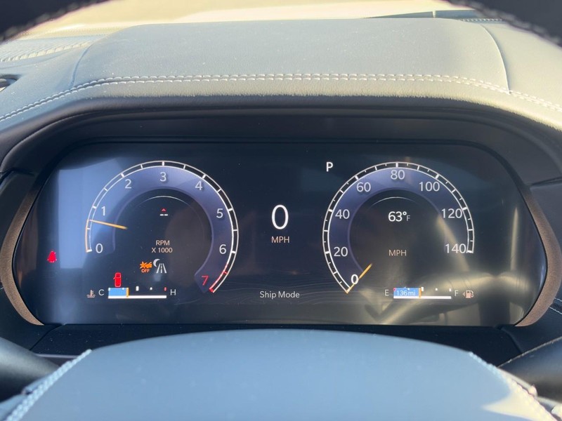 Jeep Grand Cherokee Vehicle Full-screen Gallery Image 13