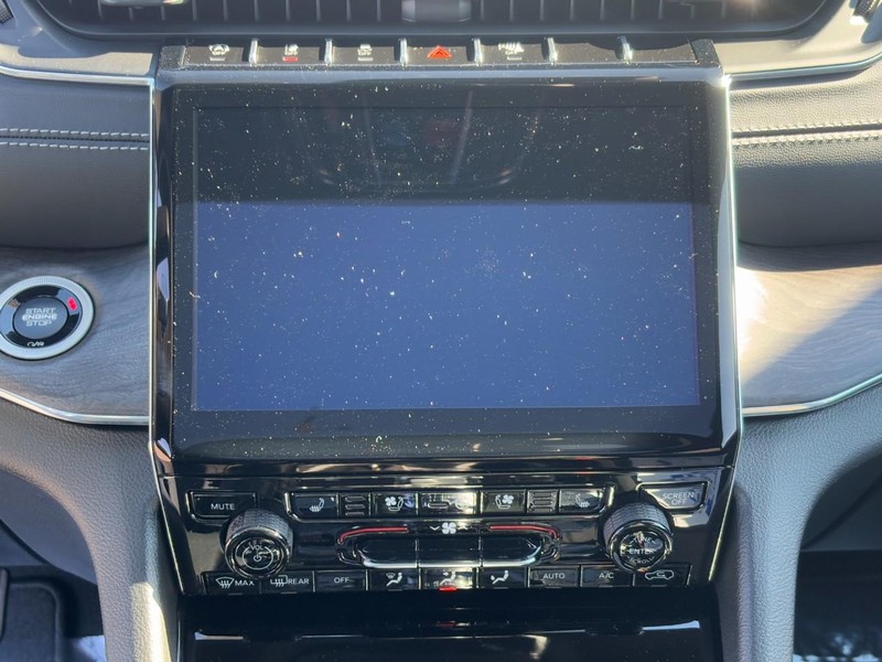 Jeep Grand Cherokee Vehicle Full-screen Gallery Image 14