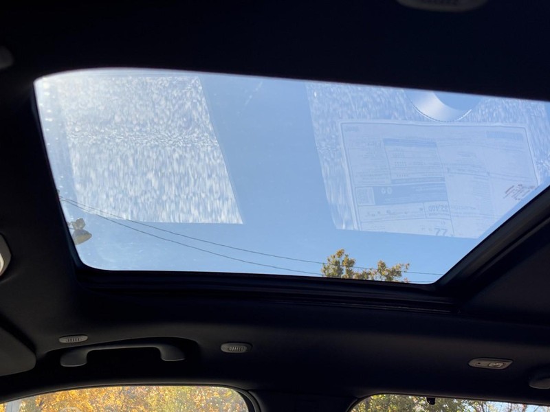 Jeep Grand Cherokee Vehicle Full-screen Gallery Image 18