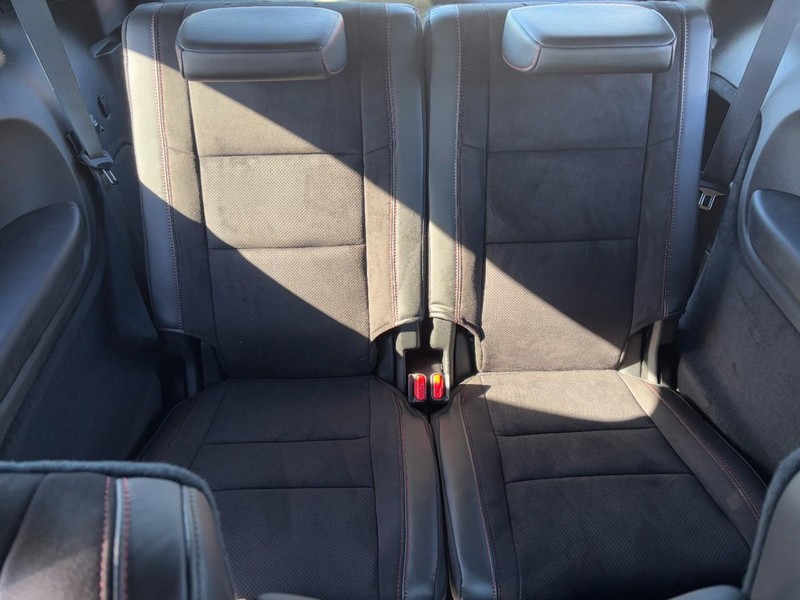 Dodge Durango Vehicle Full-screen Gallery Image 06