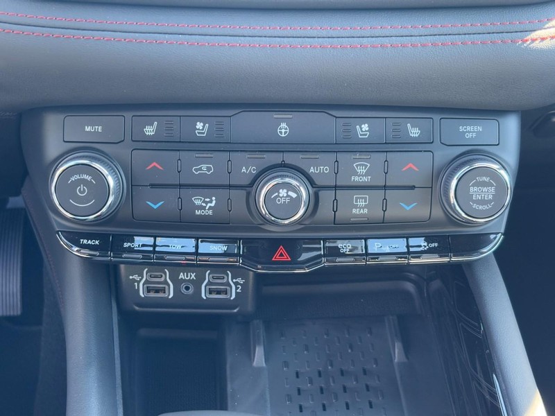 Dodge Durango Vehicle Full-screen Gallery Image 17