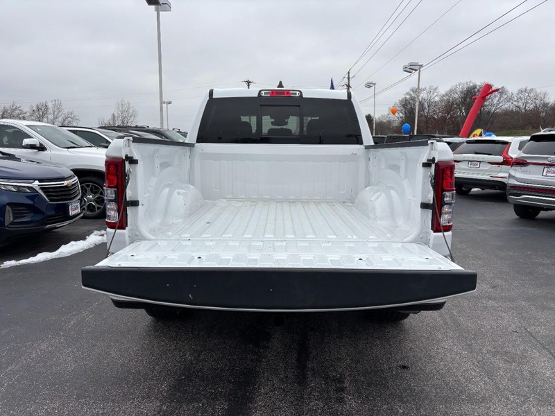 Ram 1500 Vehicle Full-screen Gallery Image 04