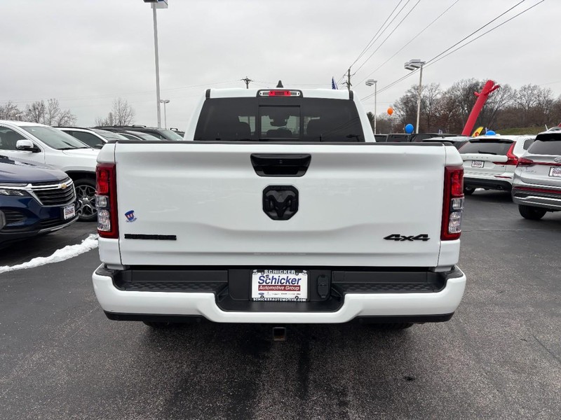 Ram 1500 Vehicle Full-screen Gallery Image 05