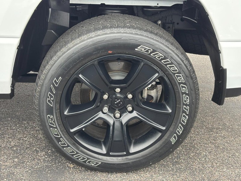 Ram 1500 Vehicle Full-screen Gallery Image 07