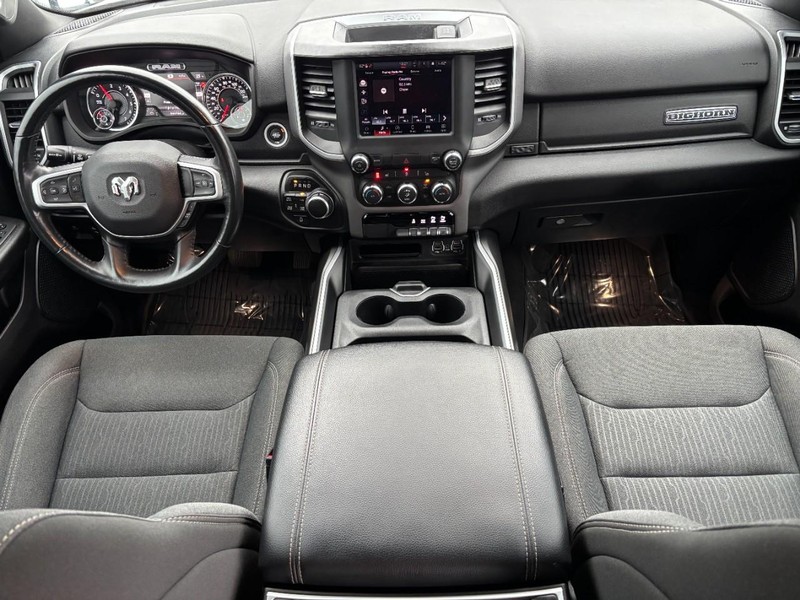 Ram 1500 Vehicle Full-screen Gallery Image 11