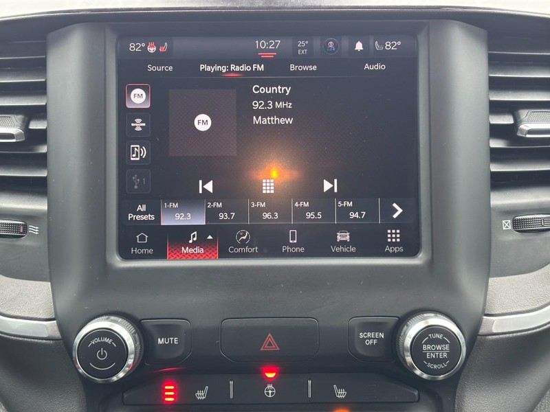 Ram 1500 Vehicle Full-screen Gallery Image 13