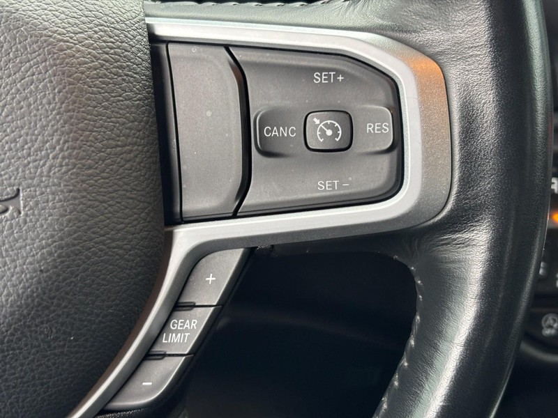 Ram 1500 Vehicle Full-screen Gallery Image 18