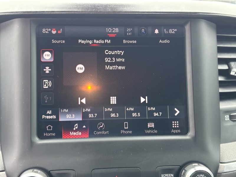 Ram 1500 Vehicle Full-screen Gallery Image 20