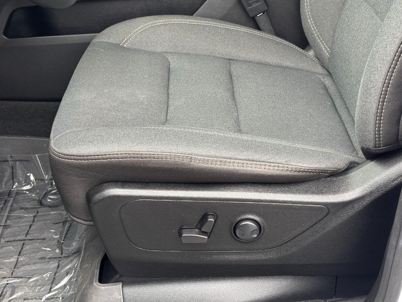 Ram 1500 Vehicle Full-screen Gallery Image 24