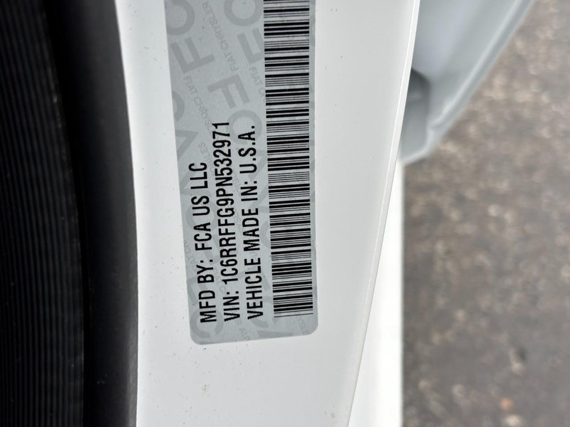 Ram 1500 Vehicle Full-screen Gallery Image 25