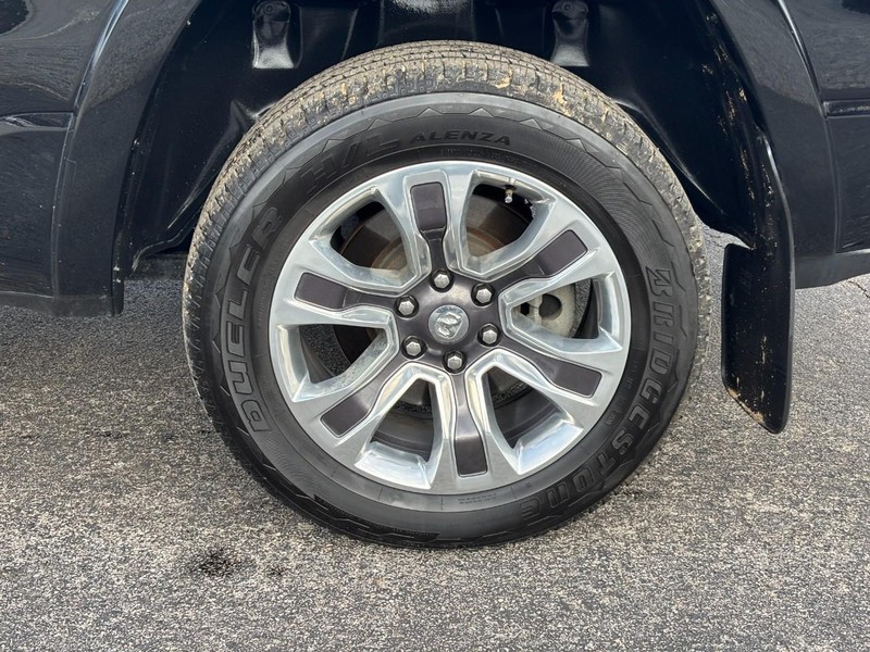 Ram 1500 Vehicle Full-screen Gallery Image 06