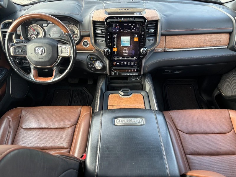 Ram 1500 Vehicle Full-screen Gallery Image 10