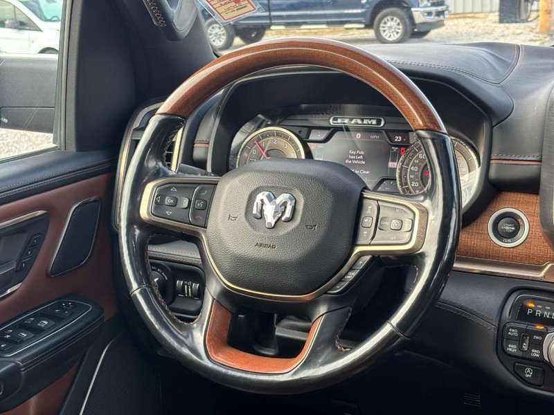 Ram 1500 Vehicle Full-screen Gallery Image 11