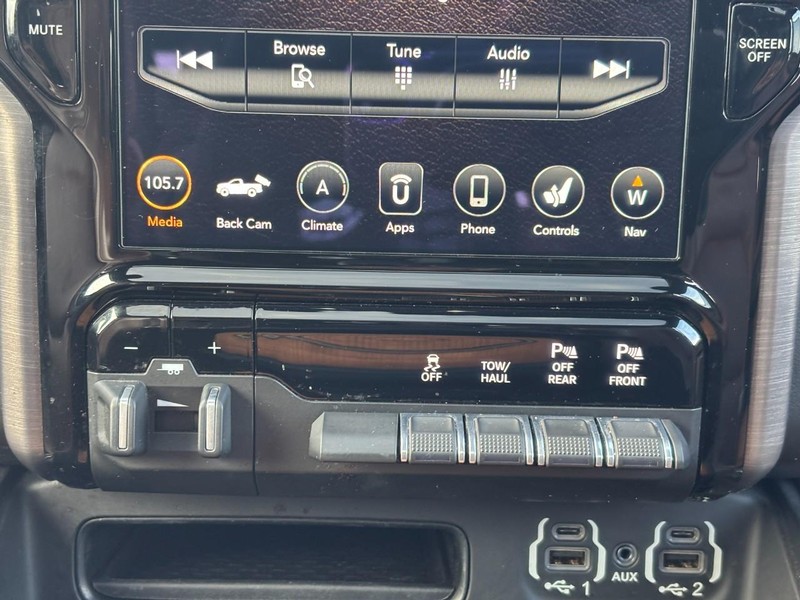 Ram 1500 Vehicle Full-screen Gallery Image 13