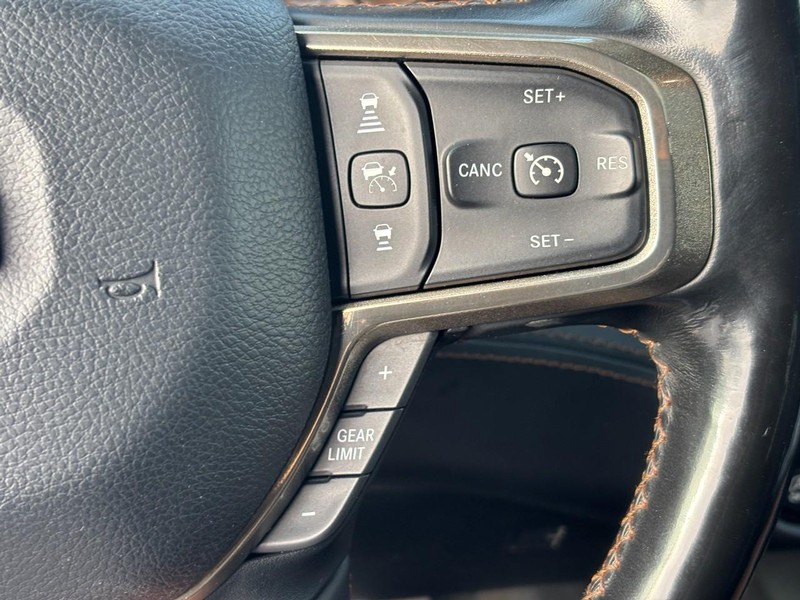 Ram 1500 Vehicle Full-screen Gallery Image 17