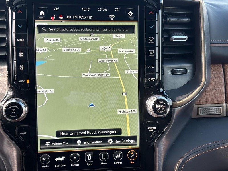 Ram 1500 Vehicle Full-screen Gallery Image 21