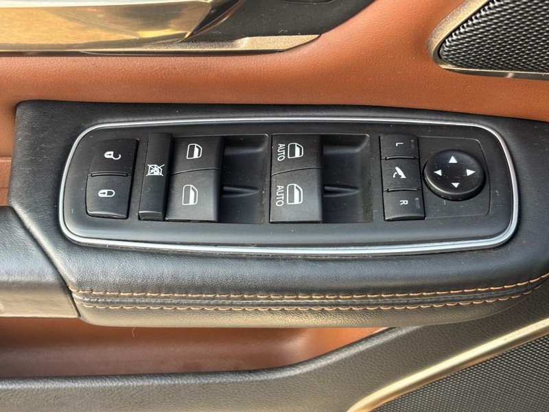 Ram 1500 Vehicle Full-screen Gallery Image 23