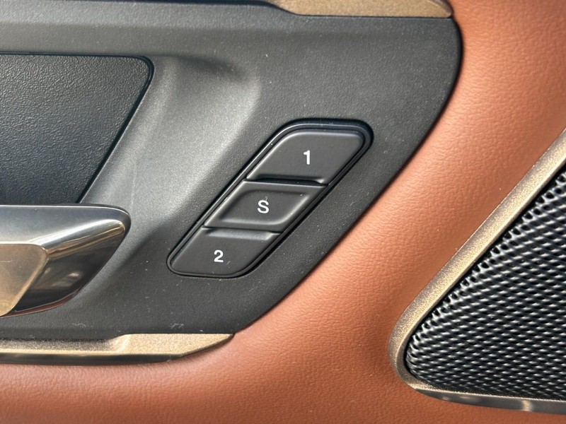 Ram 1500 Vehicle Full-screen Gallery Image 24